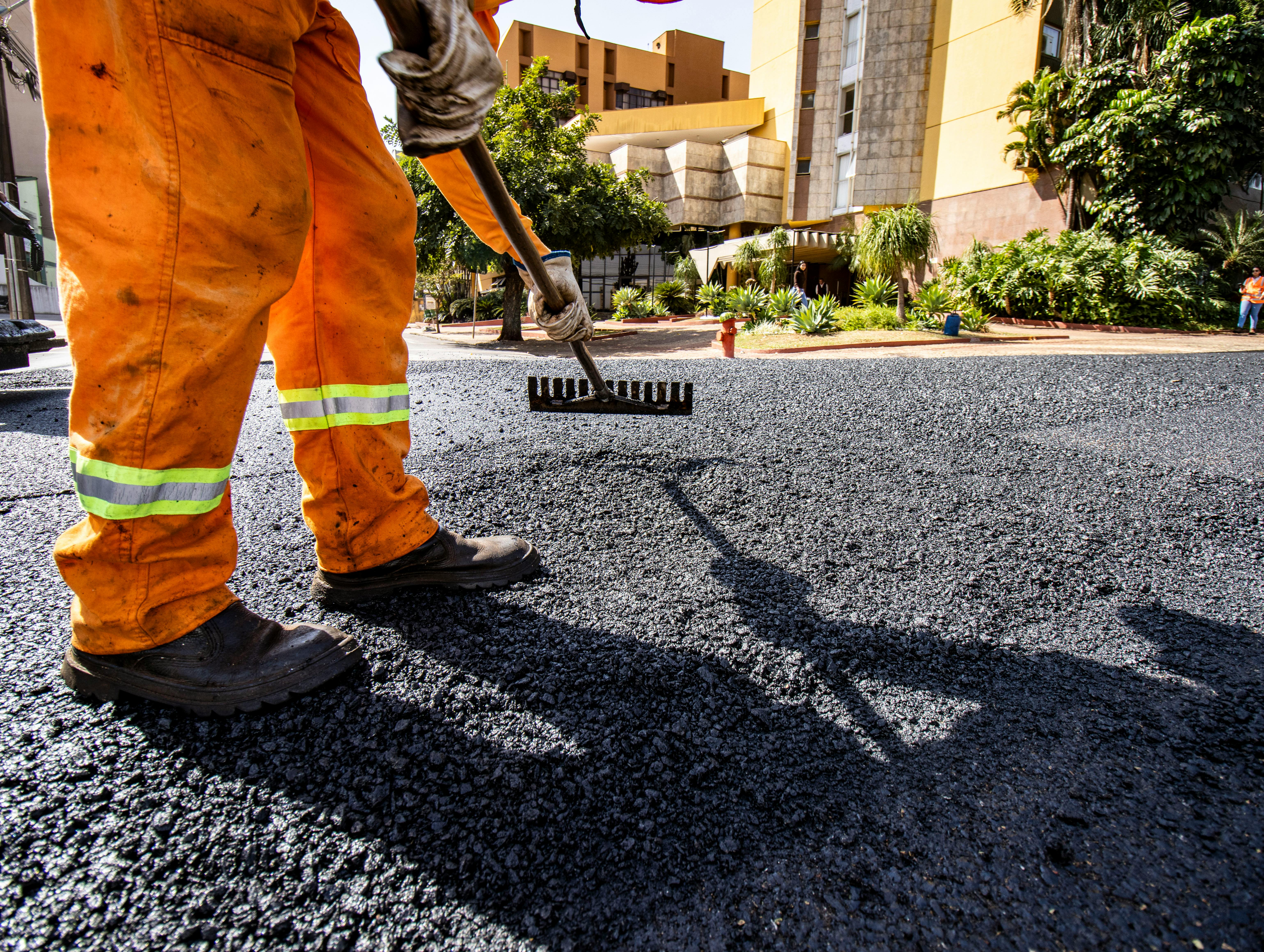 Industrial driveway tarring and asphalt surface layer works